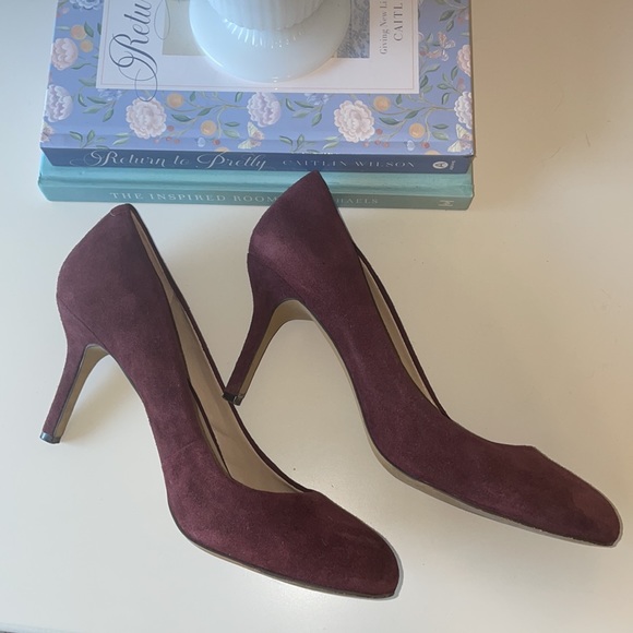 Vince Camuto Maroon Suede Heels Size 9 - Picture 7 of 10